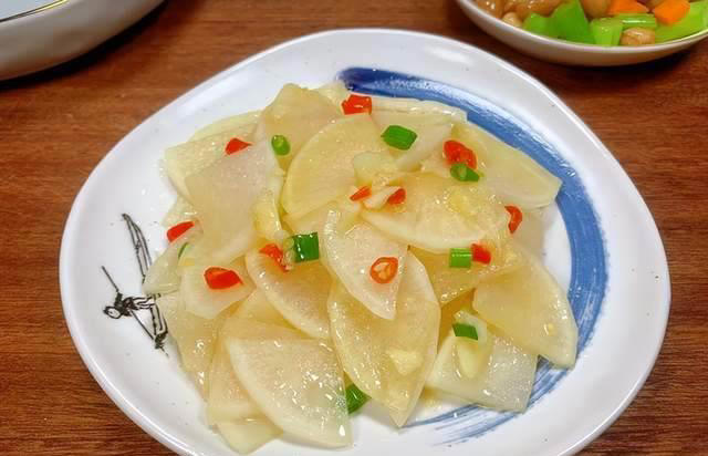 冬天使劲吃这三种蔬菜，价格便宜还好吃，有一种我几乎每天都在吃