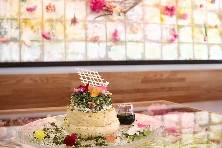 滋賀・長浜にガラス煌めくパンケーキのカフェ…工芸の魅力発信