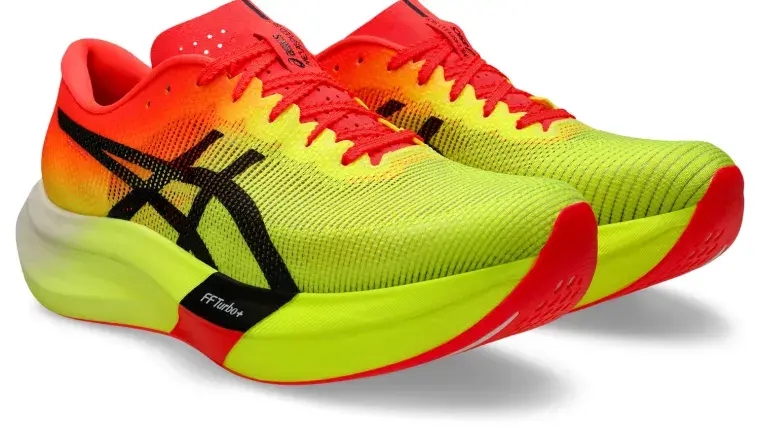 Nike Vaporfly 4% Flyknit 箱根駅伝