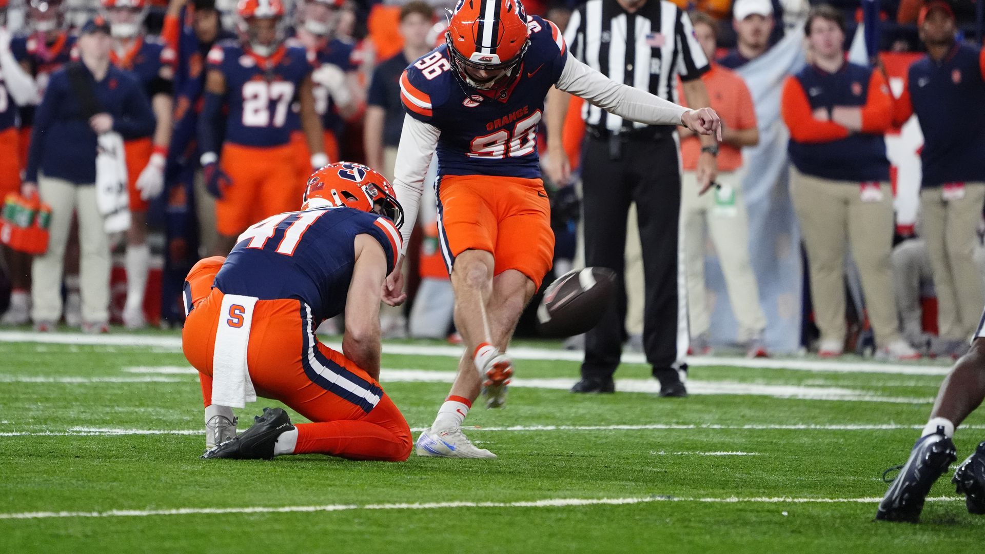 Syracuse Football Coach 2025 Daune Eolande