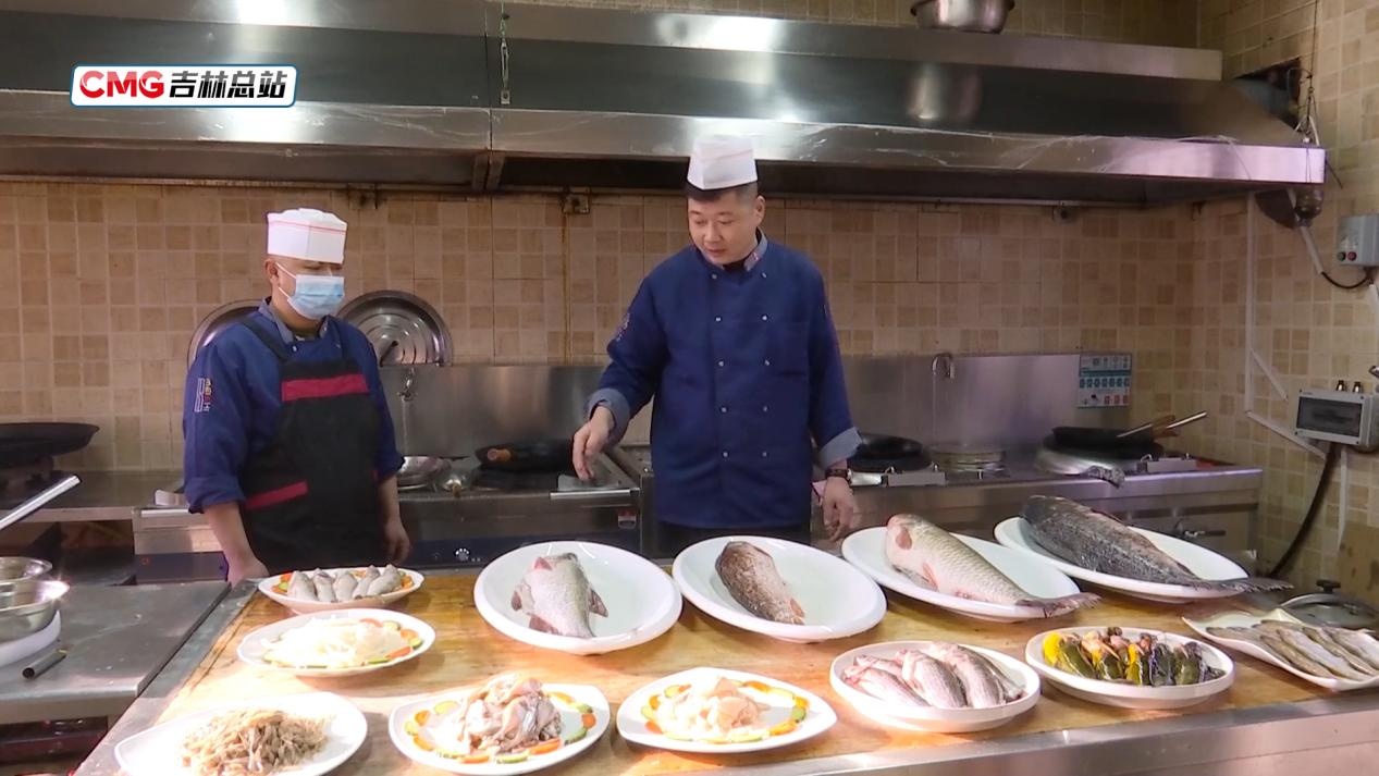 丰收渔年丨吉林查干湖全鱼宴 鱼跃舌尖的人间至味