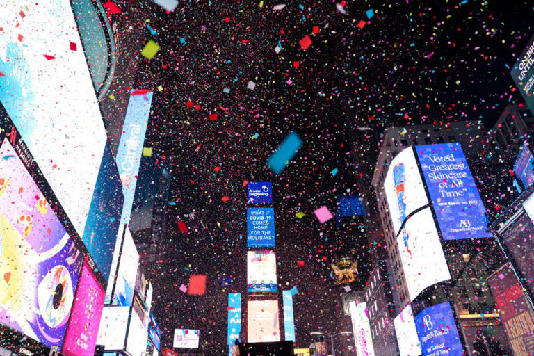 Live Watch Times Square ball drop in NYC on New Year’s Eve