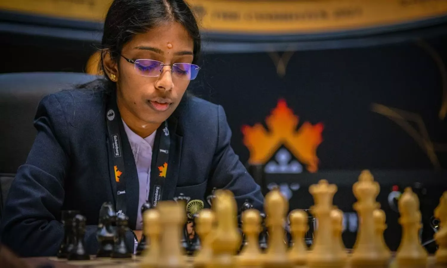 fide-women-s-grand-prix-grosslobming-r-vaishali-faces-her-first-defeat