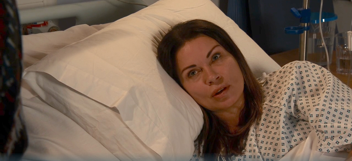 Coronation Street's Carla rushed to hospital in dramatic scenes