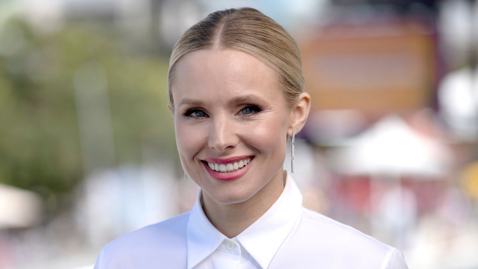 Kristen Bell 'can't live without' this pure silk pillowcase she