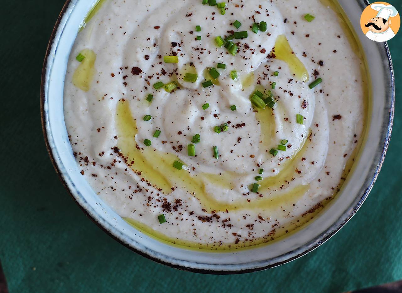Hummus aus weißen bohnen und kokosnussmilch