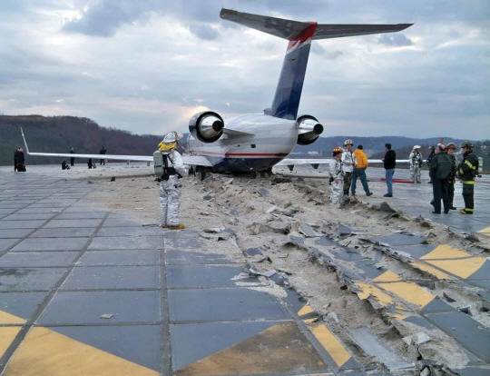 「なぜ私たちには導入されていなかったのか」韓国旅客機事故で浮き彫りに…日米台が20年前から備えていた滑走路の救命装置