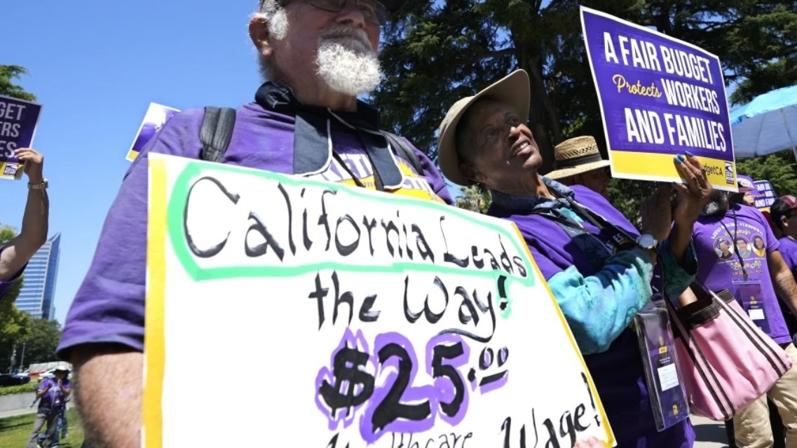 California's minimum wage soars in 2025 What workers need to know