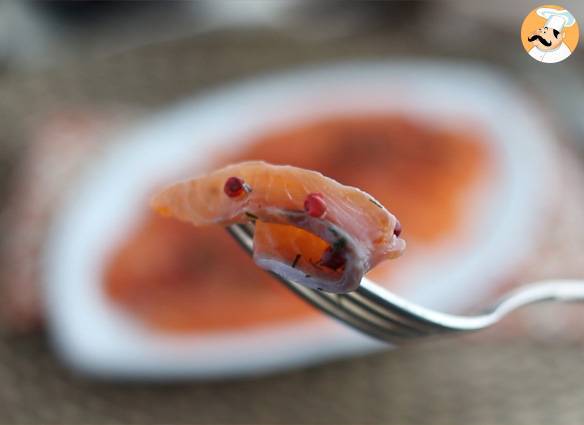 Gravlax, der marinierte lachs nach schwedischer art
