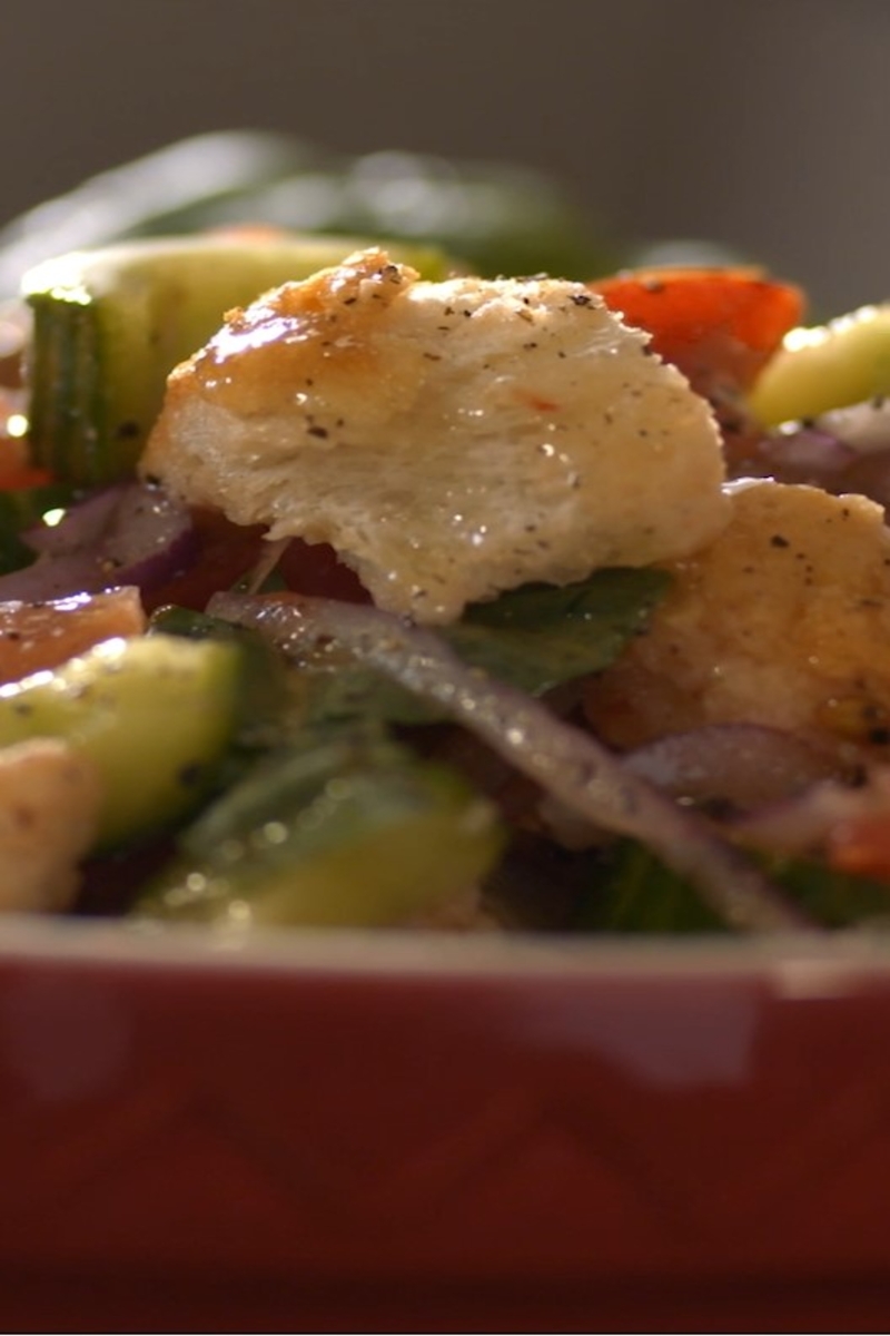 Toskanischer Panzanella-Salat, ein Geschmack aus der Toskana