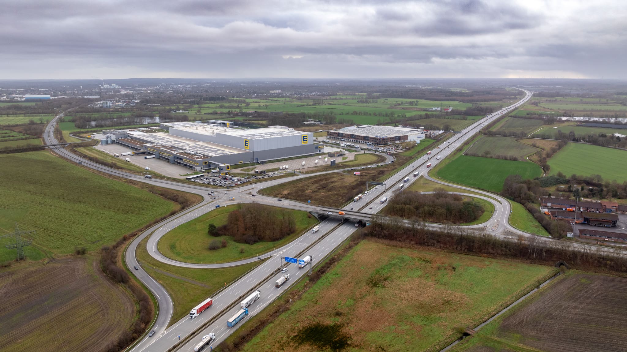 A7 und A215 bei Neumünster: Hund entkommen, Autobahn gesperrt