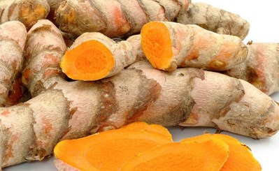 Chế độ ăn uống l&agrave;nh mạnh, thực phẩm gi&agrave;u chất chống oxy h&oacute;a v&agrave; chống vi&ecirc;m, c&oacute; thể gi&uacute;p cơ thể chống lại c&aacute;c t&aacute;c động ti&ecirc;u cực từ &ocirc; nhiễm kh&ocirc;ng kh&iacute;. Ảnh: Kiều Vũ.