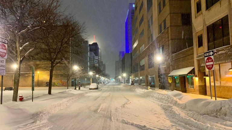 Residents react to first snowfall of the season coming to Central New ...