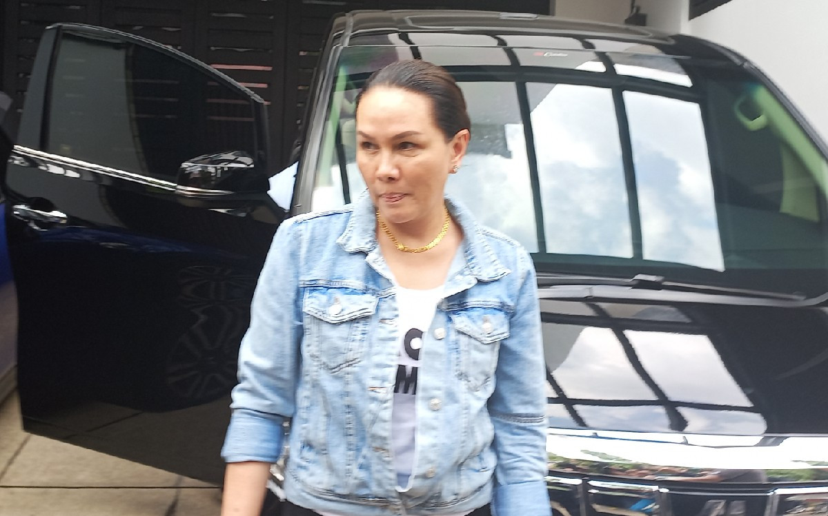 Fitri Salhuteru berbicara di hadapan wartawan tentang hukuman Nikita Mirzani
