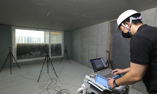 “아파트 분양가 오를 일만 남았다”…올해 더 강화된다는 층간소음·에너지 규제