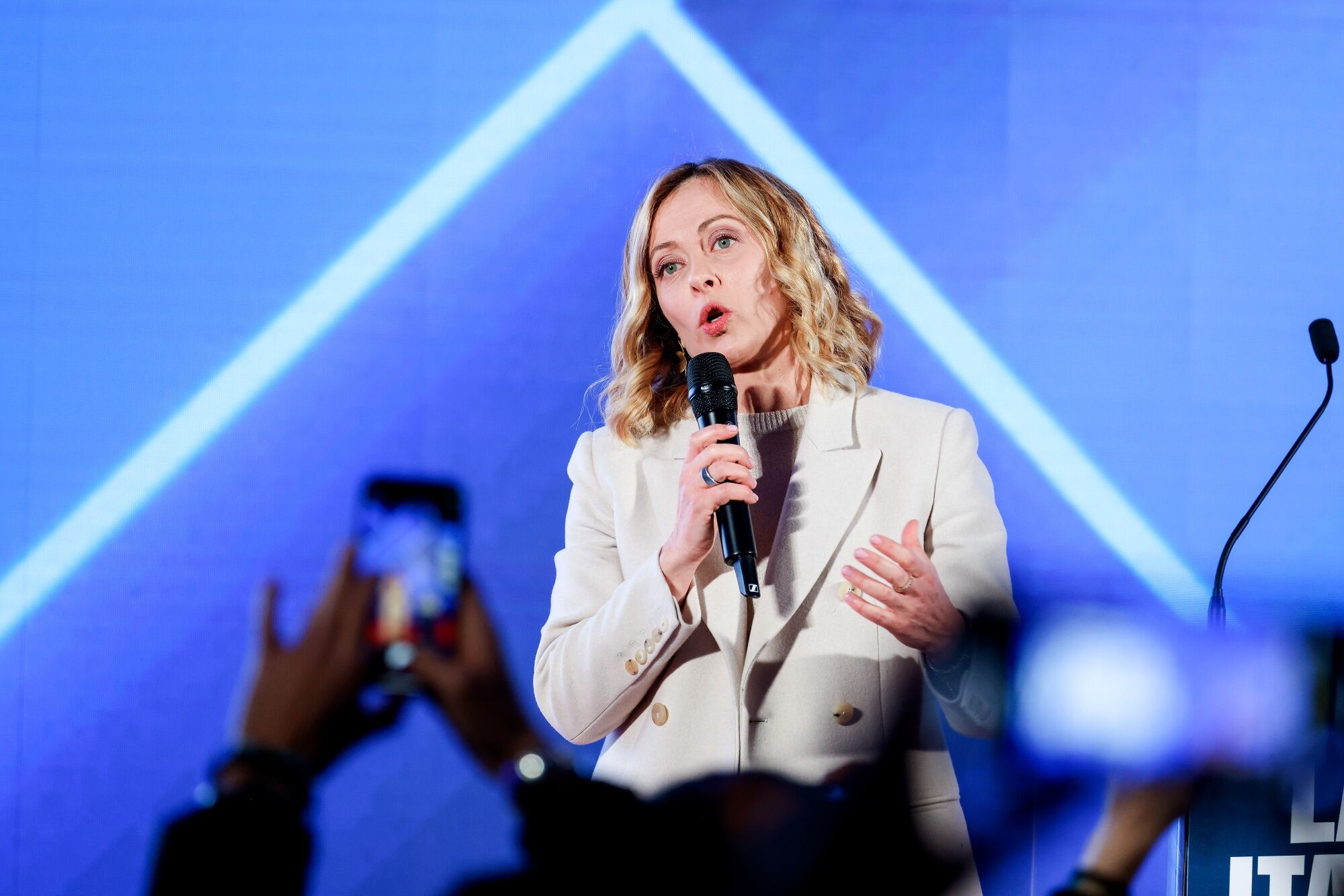 イタリア首相、トランプ氏の私邸を訪問－関税など幅広い問題を協議