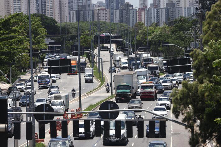 DPVAT seria requisito obrigatório para licenciamento de veículos. Foto: Tiago Queiroz/Estadão