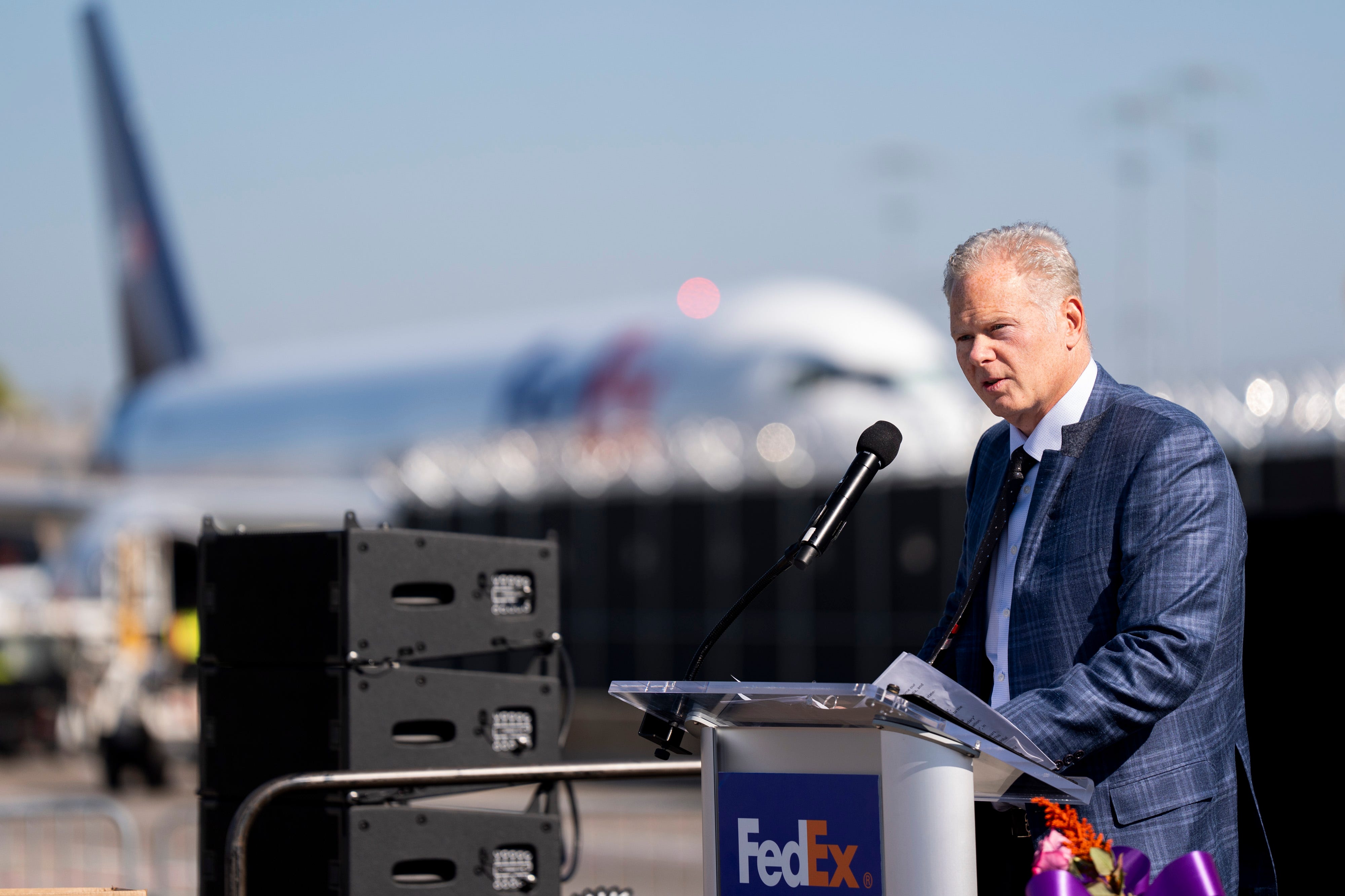 The story behind FedEx, one of the brands that helped shape America