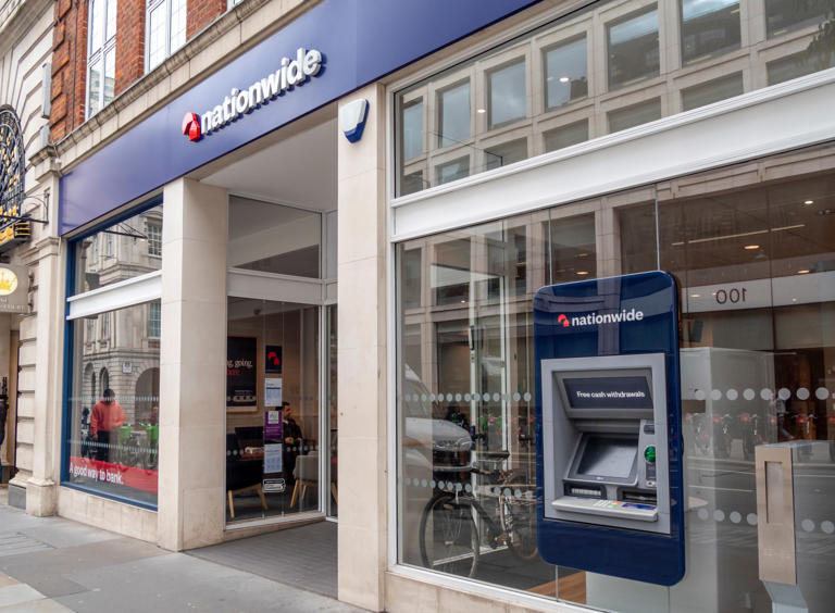 what-are-banks-opening-hours-over-christmas-2024