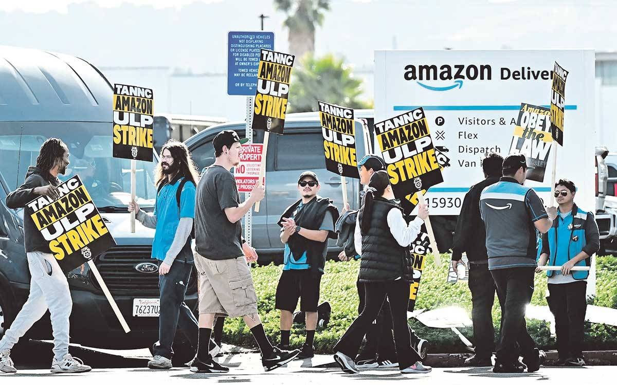 Thousands of US Amazon staff strike Thousands of US Amazon staff strike