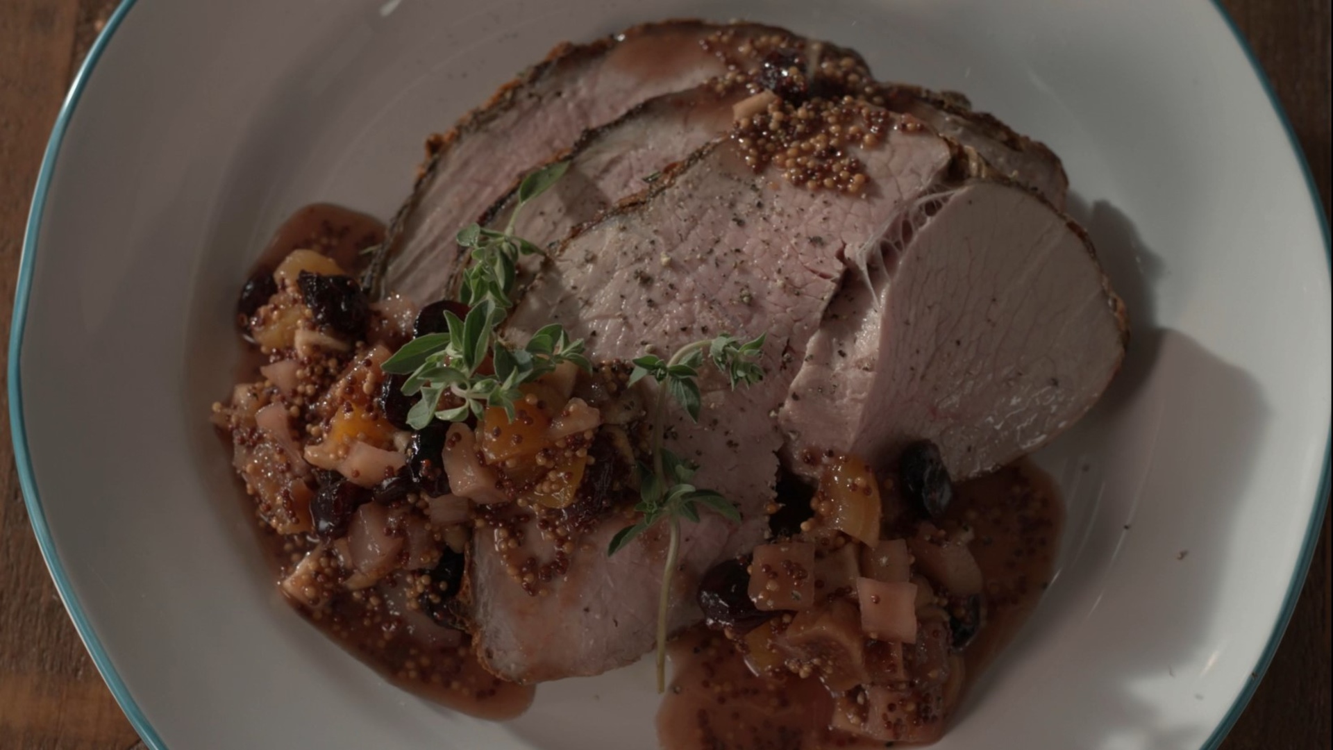 Kalbsbraten mit Senffrüchten Ein kühnes und ausgewogenes Gericht