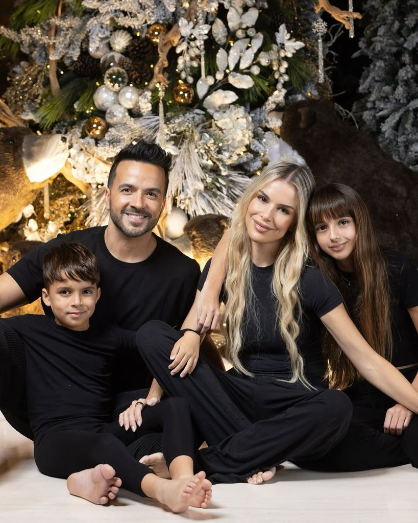 Águeda López y Luis Fonsi felicitan a sus hijos