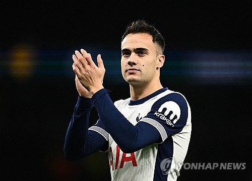 "엄마, 나 경기 뛰었어" 손흥민 바보 감격의 눈물...3년 만에 드디어 출전했다