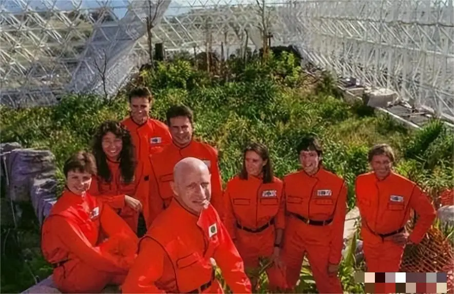 33年前，美国曾做过一个实验，将4男4女关一起两年，结果怎样？