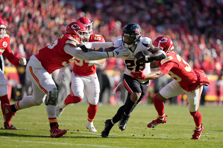 LIVE GAMEDAY BLOG: 13-1 Chiefs face off against 9-5 Texans at Arrowhead