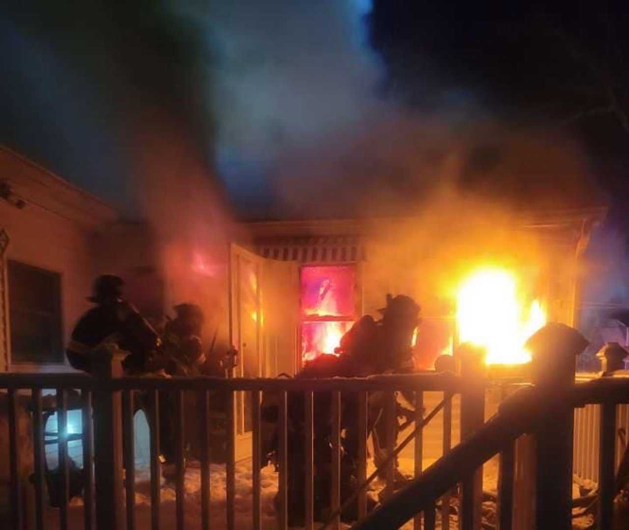 How quick-thinking officers slowed fast-moving Rockland County house fire