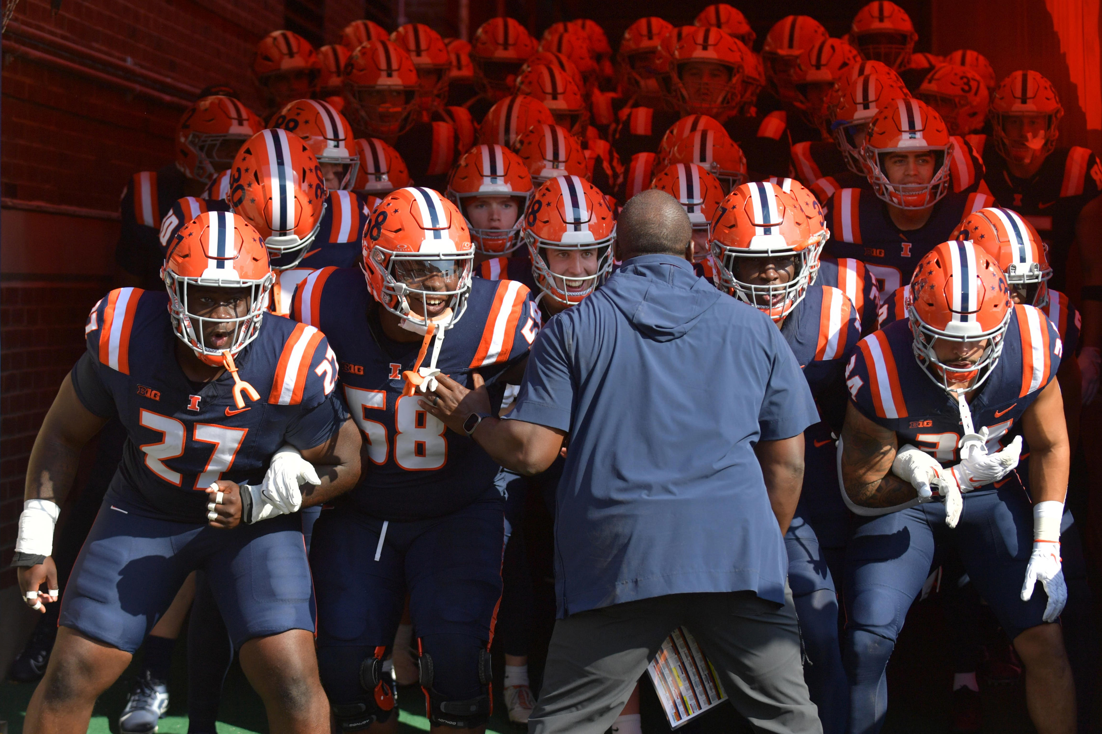 Illinois Vs South Carolina Citrus Bowl Predictions Who Will Win And Why