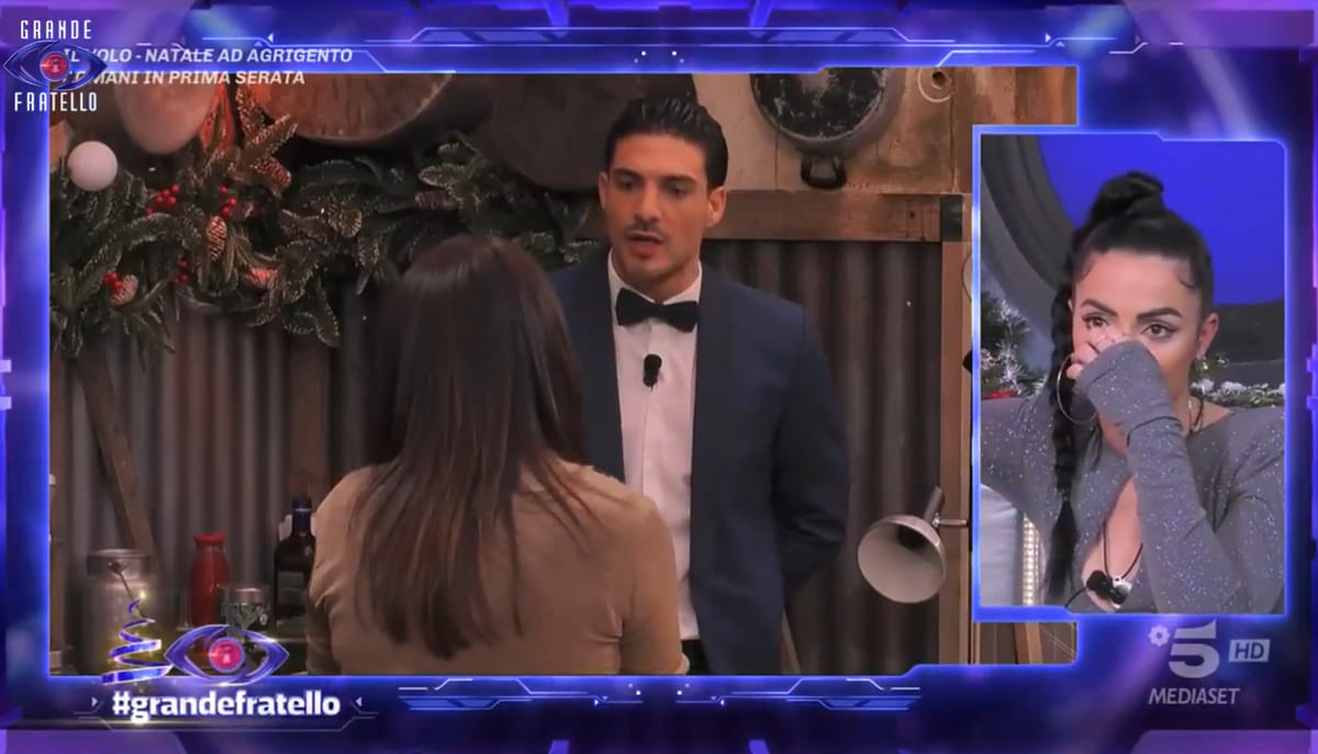 Grande Fratello, mamma di Shaila Gatta smaschera Lorenzo: “Ho sentito voci”