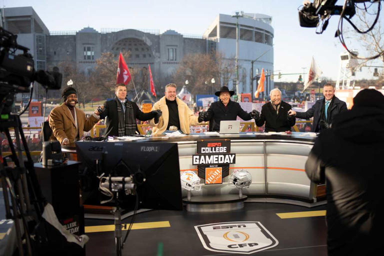 espn-college-football-analysts-identify-big-ten-s-next-breakout-star