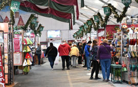 Christkindlmarkt draws record number of shoppers to Bethlehem once again