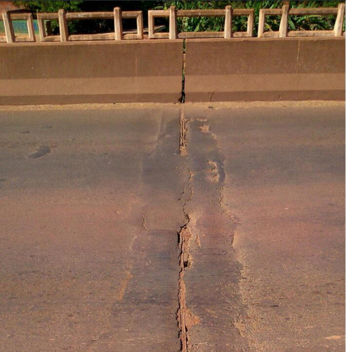 Imagem de relatório técnico do Dnit de 2020 mostra danos estruturais em ponte que caiu entre Tocantins e Maranhão. Imagem mostra junta danificada Foto: Reprodução/Dnit