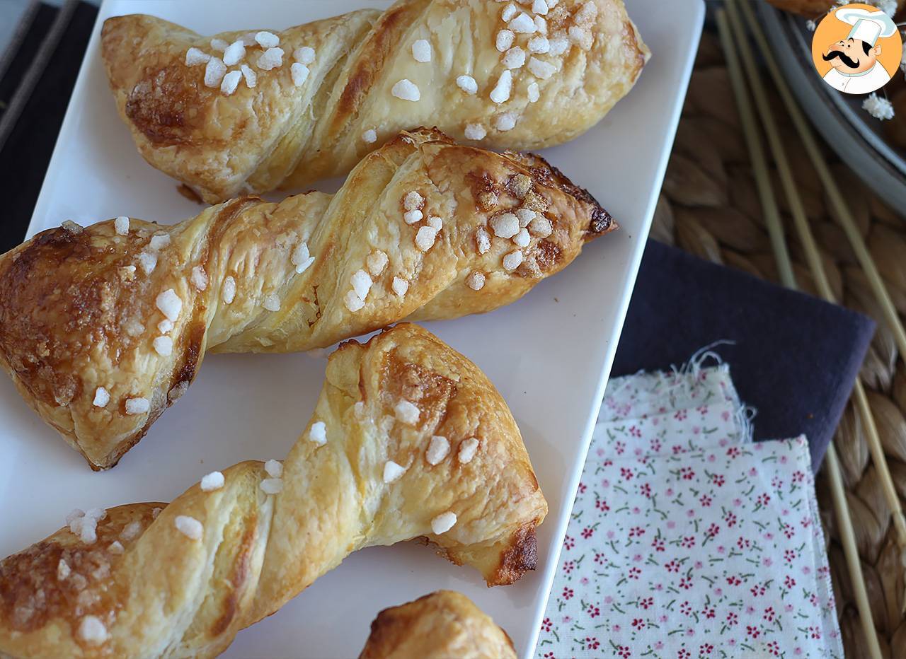 Bladerdeegrondjes met vanillecrème