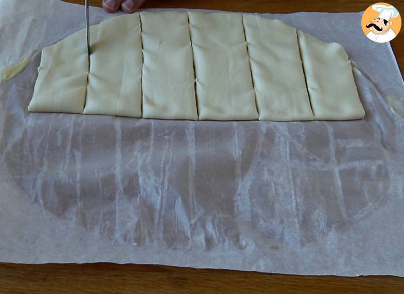 Bladerdeegrondjes met vanillecrème