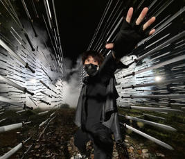  炫酷！武侠世界照进现实 成都小伙自学技术让“御剑术”成真 