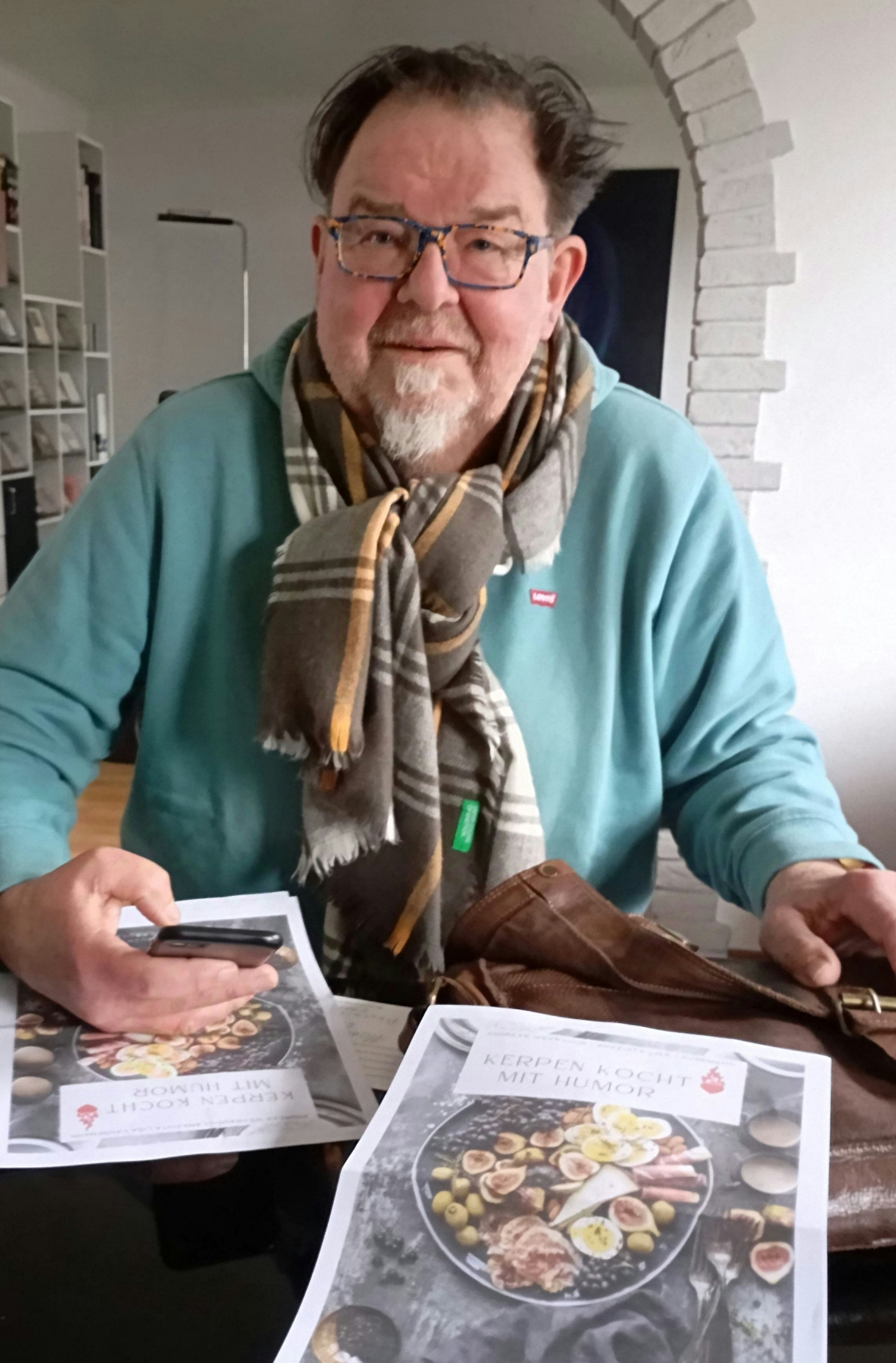 Neues Kochbuch: Ex-Wirt sammelt Rezepte für „Kerpen kocht mit Humor“