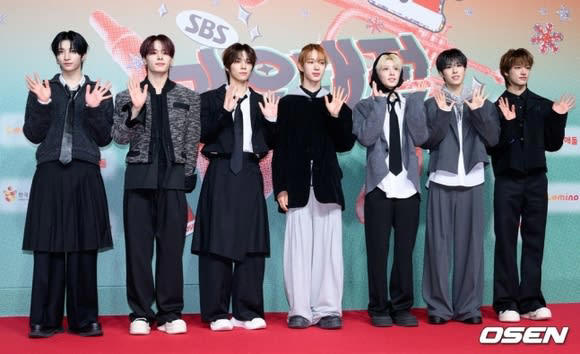 NewJeans、RIIZE、aespaら「2024 SBS歌謡大典」レッドカーペット NewJeans、RIIZE、aespaら「2024 SBS歌謡大典」レッドカーペット