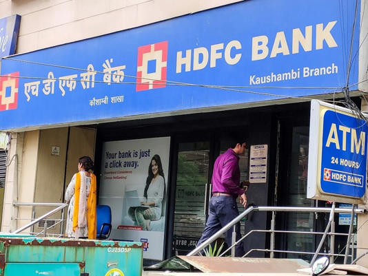 banks paying high returns on fd icici hdfc kotak