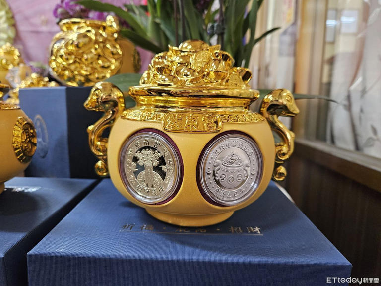 竹山紫南宮蛇年最新錢母亮相雙金蛇聚寶盆造型貴氣逼人