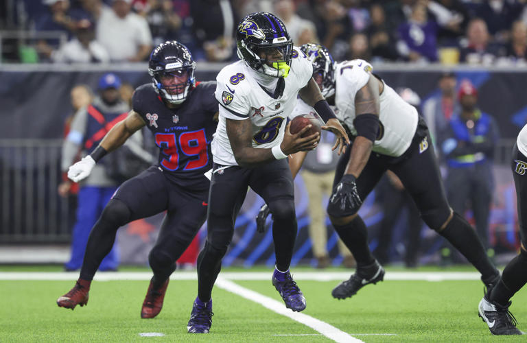 Watch: Ravens QB Lamar Jackson puts improvisational skills on full display