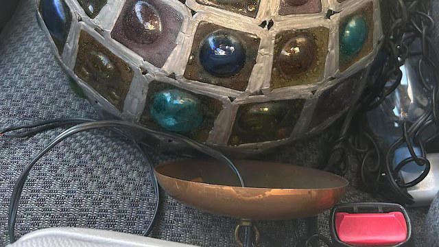 Shopper stunned to discover true value of vintage lamp purchased at ...