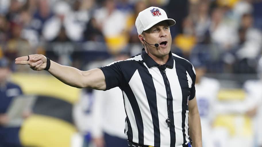 The NFL suddenly fired four referees of the match between the 49ers and the Detroit Lions for their involvement in the largest bribery scandal in NFL history. Immediately, 49ers fans demanded a replay of the game.criss