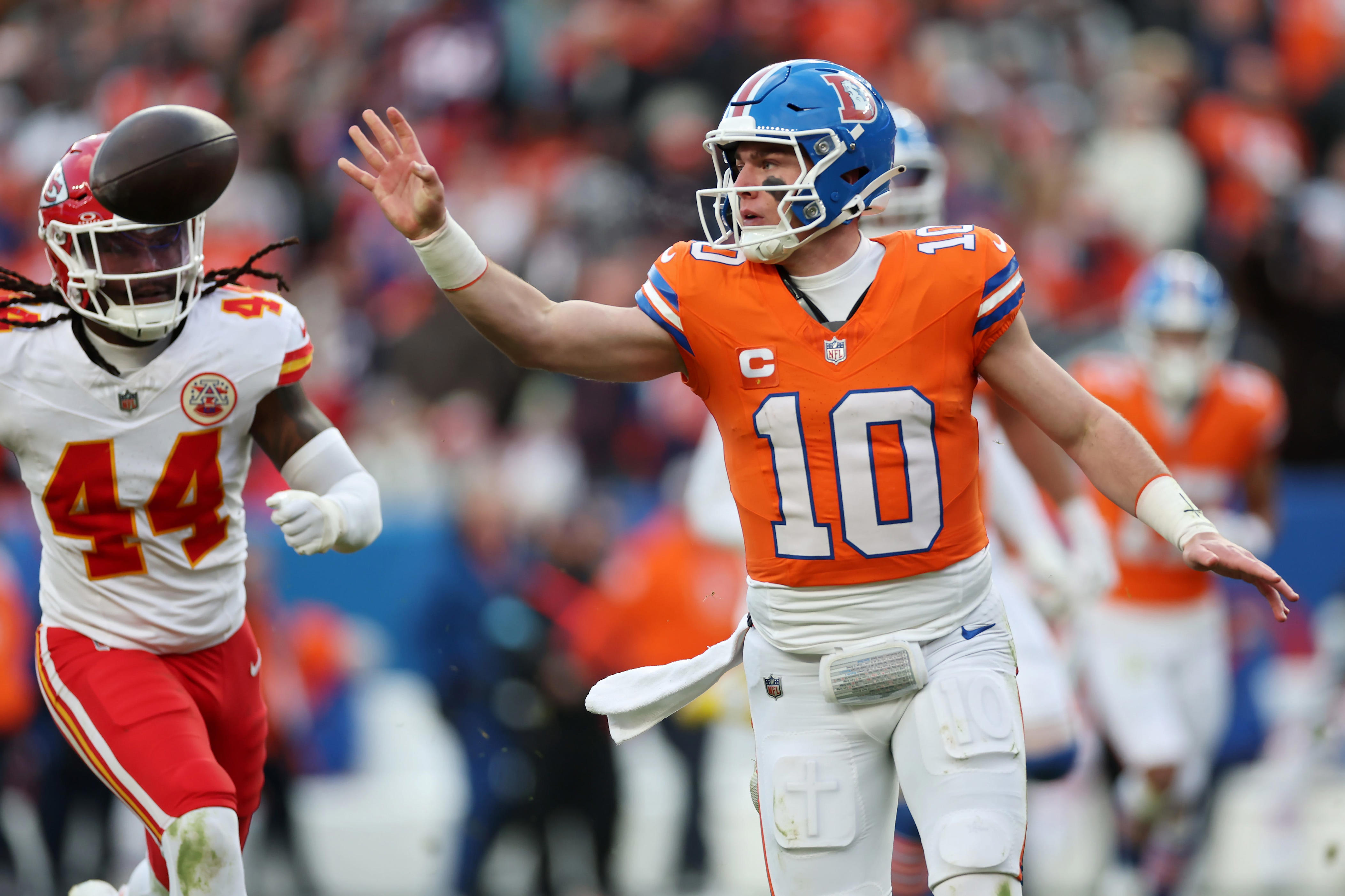 What channel is Chiefs-Broncos Christmas NFL game tonight? Time, TV ...