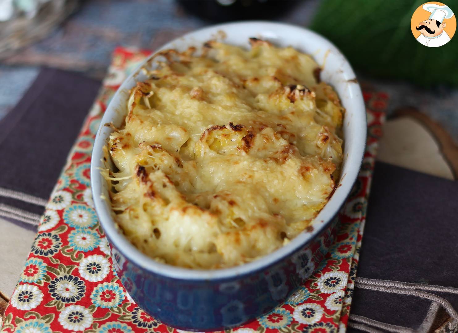 Grünkohlgratin mit béchamelsauce und käse