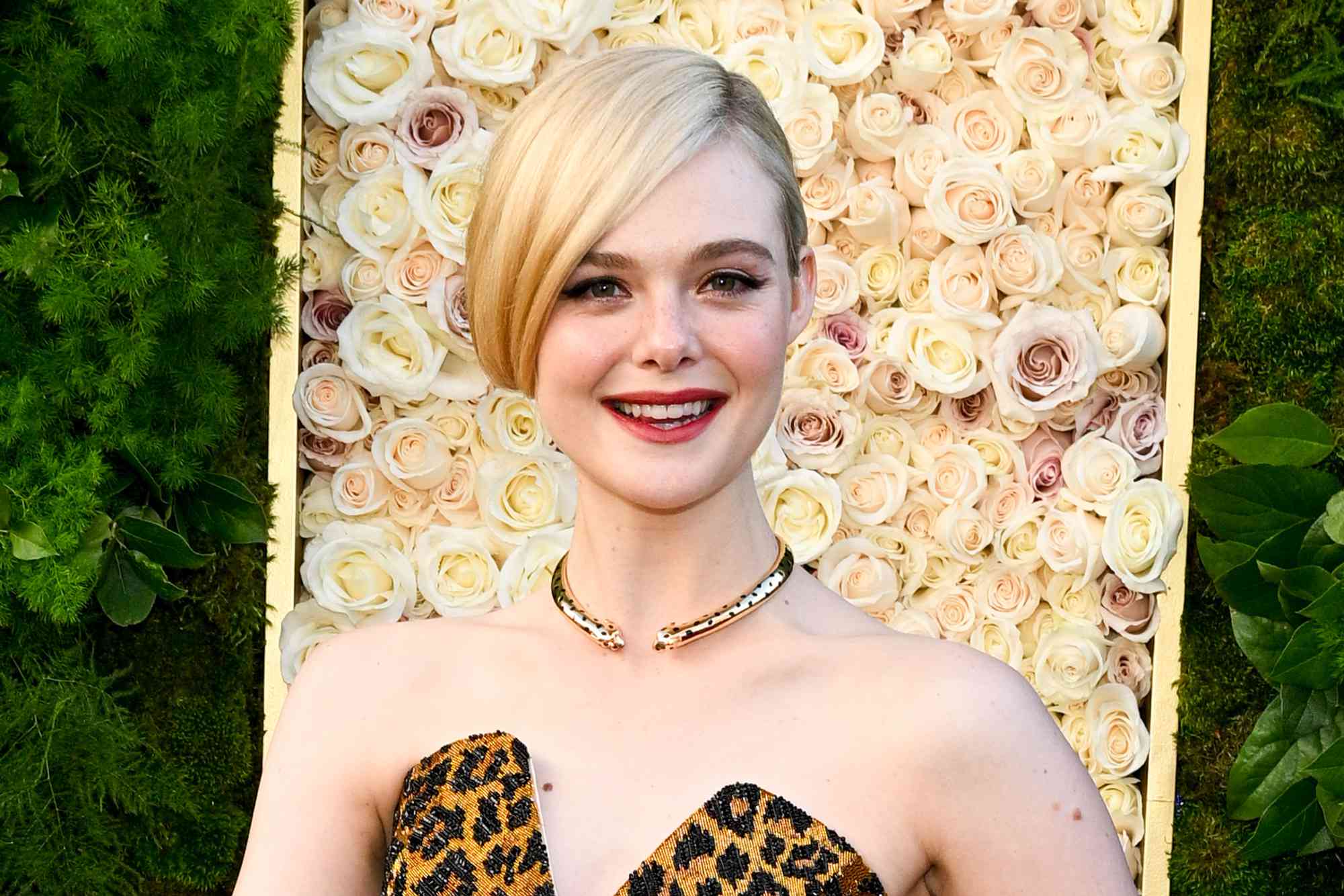 Elle Fanning Got Ready with Sister Dakota for the 2025 Golden Globes—and They Brought Their