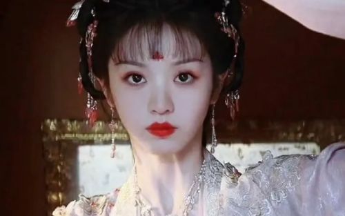 《大奉打更人》同样是演公主，田曦薇与毛晓慧差别太大，风格完全不同