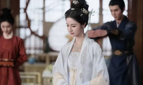 《大奉打更人》同样是演公主，田曦薇与毛晓慧差别太大，风格完全不同